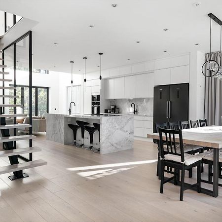 Stylish And Spacious Family Home Ville de Ville de Stockholm Extérieur photo